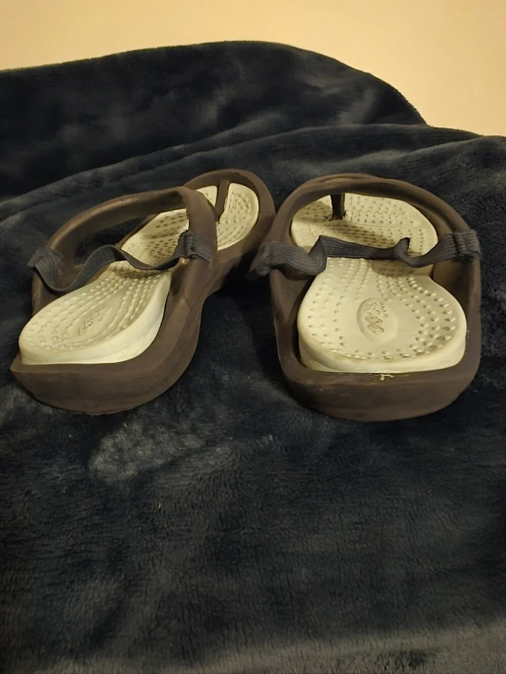 Jibbetz By CROCS Brown and Cream Kids Thong Sandals